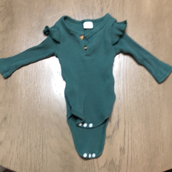 Baby girl 0-3 months St Pattys outfit - Picture 6 of 6